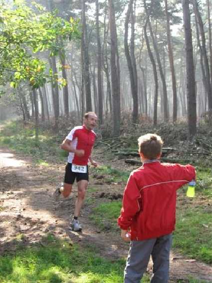 Winterduathlon Reusel (NL): Jan Daems wint uitputtingsslag in spurt