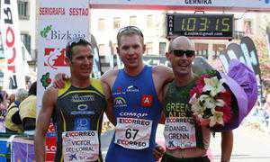 Bart Aernouts wint duatlon van Gernica
