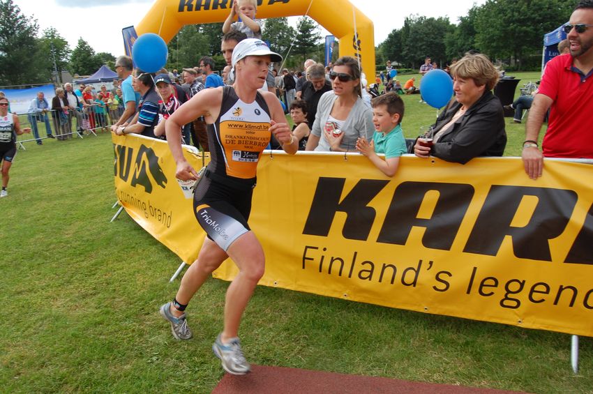 Liesbet De Schryver knap vierde in triatlon van Vichy