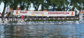 De start van de Zwintriatlon in 2018 in de Damse Vaart in Sluis (foto: 3athlon.be)