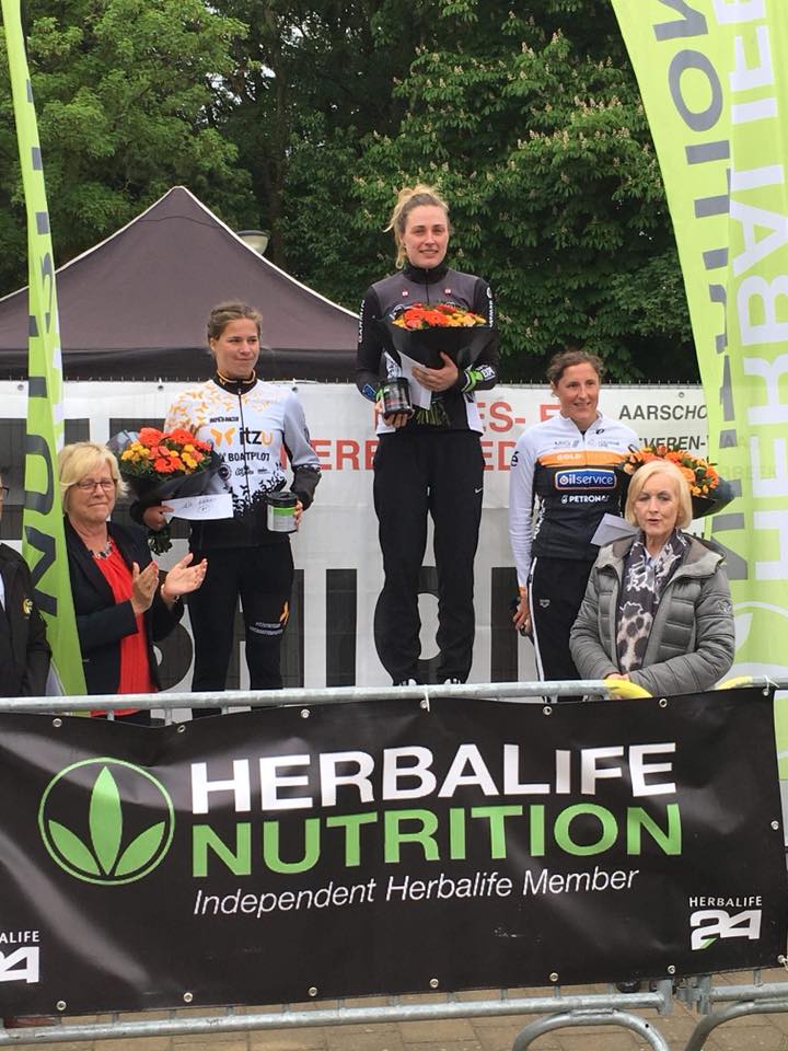 Charlotte Deldaele podium Geel
