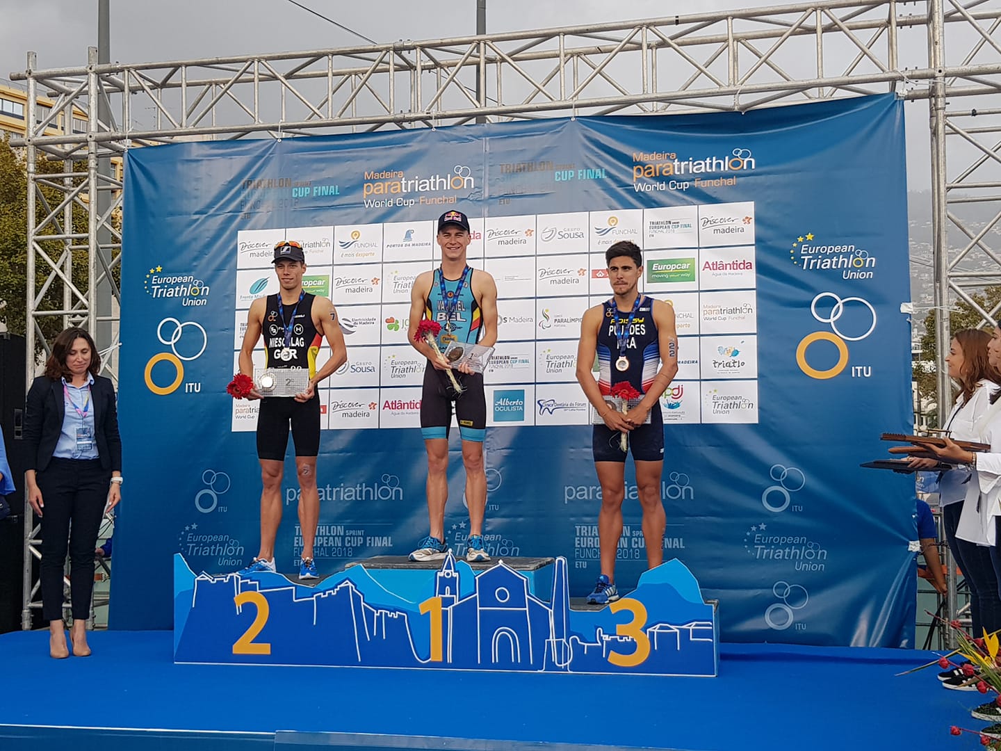 Marten Van Riel wint (dan toch) millimeterspurt in ETU finale