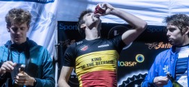 Antonio Hernaert dronk er nog eentje extra bij zijn overwinning in het BK Beermile in 2018 (foto: 3athlon.be/Gert-Jan D'haene)