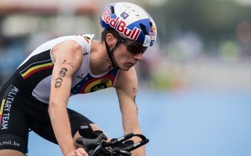 Marten Van Riel klaar voor debuut op Ironman 70.3: “Alleen overwinning telt.”