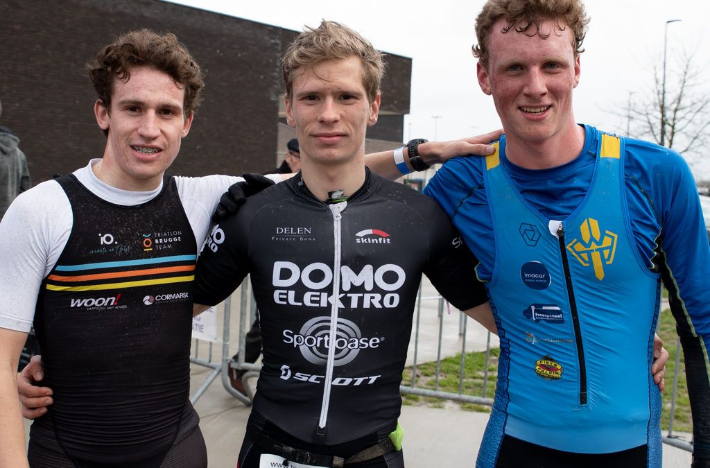 Sander Heemeryck en Jonie Vanhoutte naar huis met winst in eerste triatlon Diksmuide