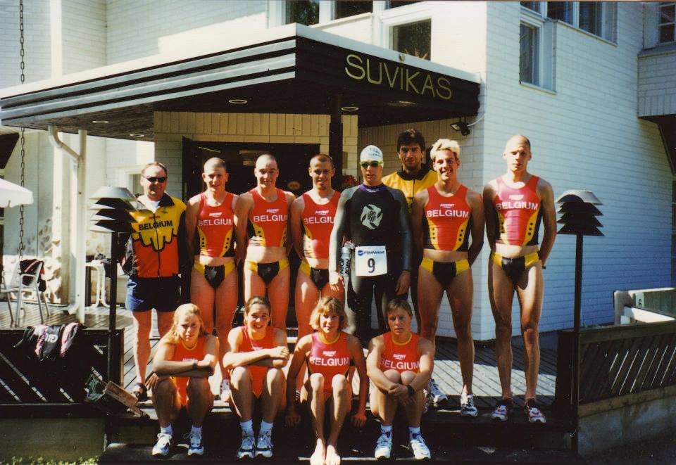 Waarom Marc Herremans in 1997 goed herkenbaar is op ploegfoto: “Een wetsuit is ook wedstrijdkledij”