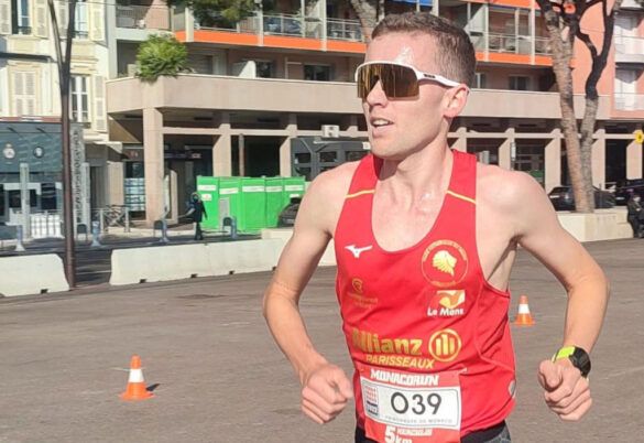 Duatleet Arnaud Dely loopt naar een snelle 13'48 in de Monaco Run