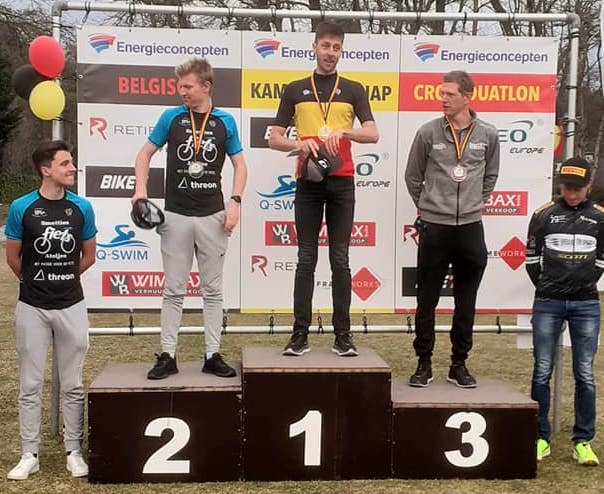 Tim Van Hemel Belgisch kampioen cross-duatlon na titanenstrijd, belofte verrast topfavoriete bij vrouwen