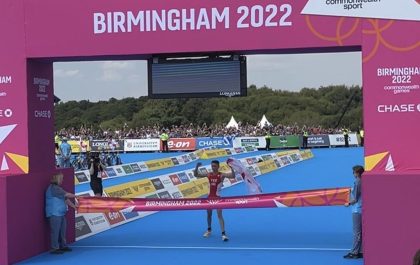 Alex Yee wint goud op de triatlon in de Commonwealth Games in Birmingham (foto: World Triathlon RR)