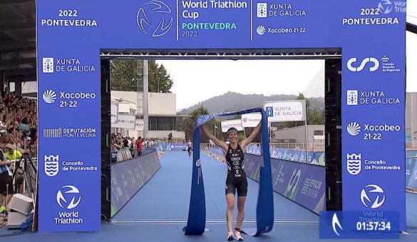 De Tsjechische triatlete Petra Kurikove wint de World Cup triatlon van Pontevedra (foto; 3athlon.be)