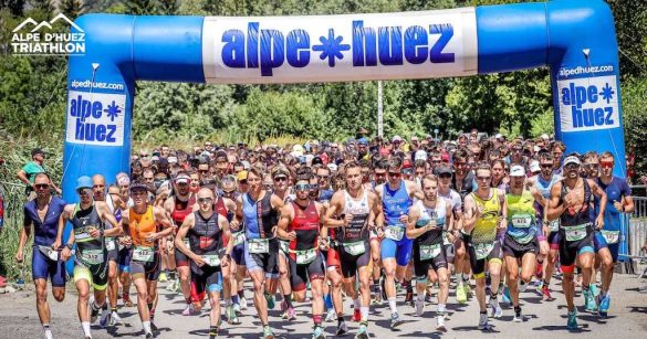 De start van de duatlon van Alpe d'Huez met uiterst rechts met nr 6 Emmanuel Lejeune (foto: Alpe d'Huez Triathlon RR)