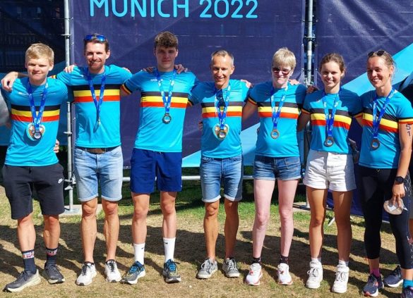De 7 Belgische medaille winnaars op het EK triatlon in Munchen op een rijtje (foto: Werner Taveirne RR)