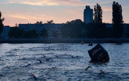 Het zwemparcours van de Ironman Vichy (foto: Activ'Images voor Ironman France RR)