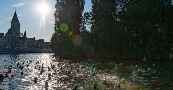 Het zwemparcours van de triatlon van Deinze (foto: Sportevents RR)