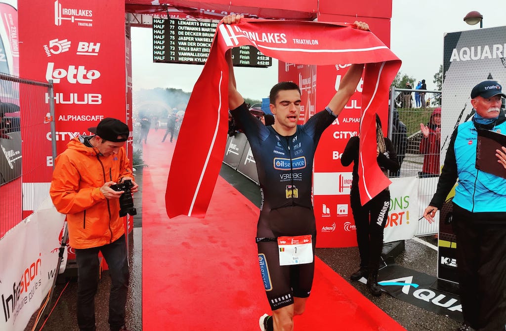 Bram Van Der Plas wint Ironlakes volledige triatlon voor tweede jaar op rij