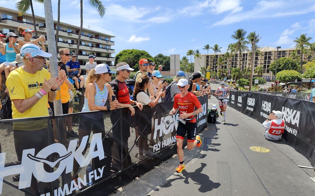 Gaat Chelsea Sodaro voor de verrassing zorgen? Volg nu de eerste dag van het WK Ironman in Hawaii live op 3athlon.be
