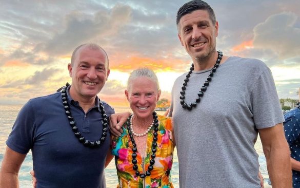 Luc Van Lierde, Julie Moss en Sebastien Bellin in Kailua-Kona voor het WK Ironman 2022 (foto: Instagram Luc Van Lierde RR)
