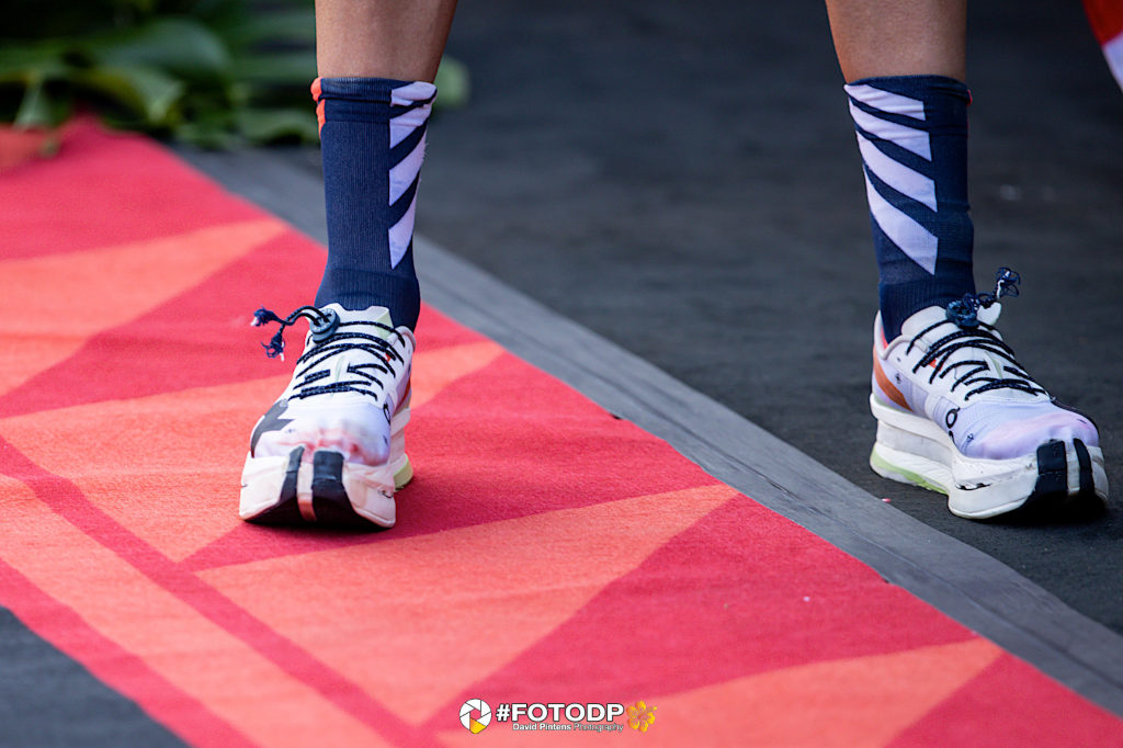 De On Cloudboom Echo 3 schoenen van Gustav Iden bij het WK Ironman in Hawaii (foto: 3athlon.be/David Pintens)