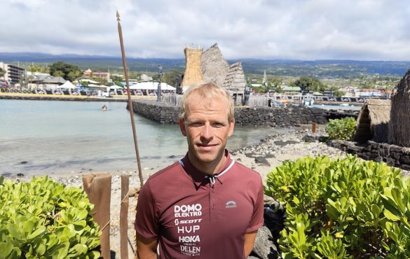 Pieter Heemeryck vlakbij de pier in Kailua Kona, klaar voor het WK Ironman in Hawaii (foto; 3athlon.be)