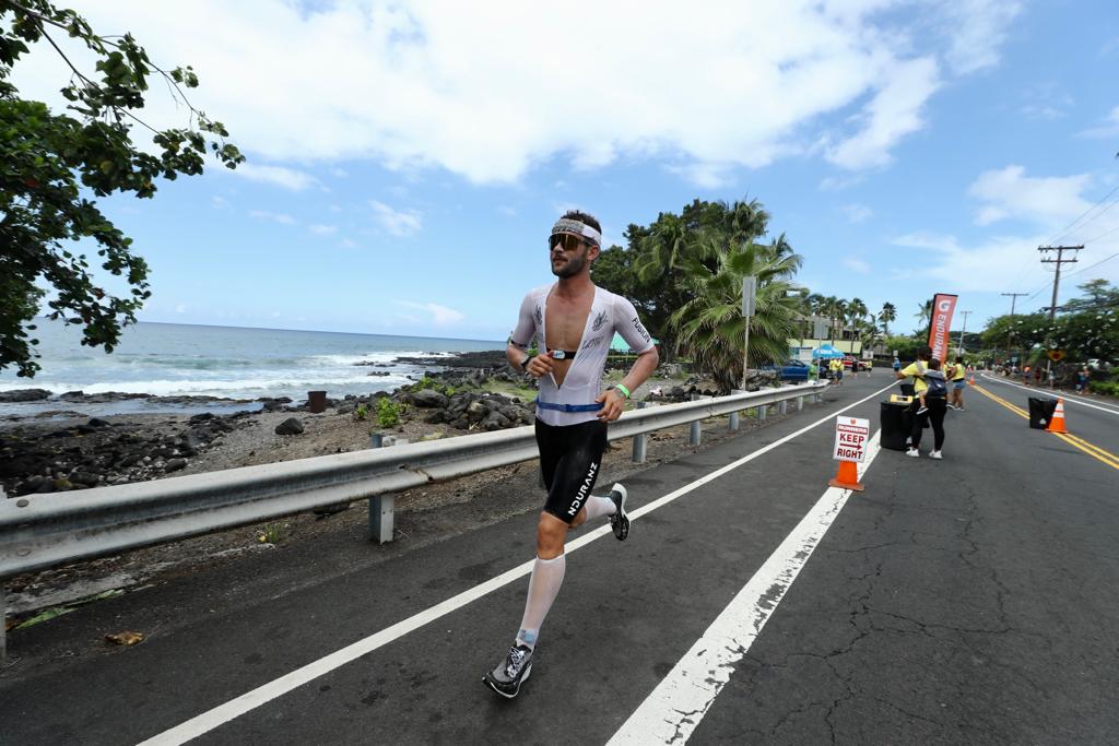 Sam Laidlow loopt aan de leiding in Ironman Hawaii (foto: 3athlon.be/David PIntens)