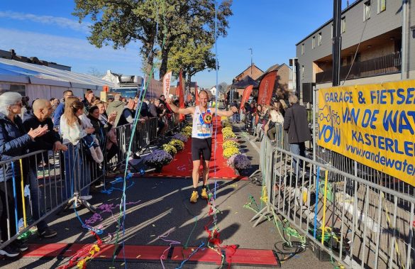 Bart Borghs wint de marathon van Kasterlee (foto: 3athlon.be)