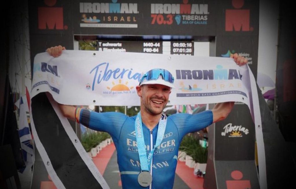 Patrick Lange pakt uit met record-marathon van 2u30 in alweer snelle Ironman Israel