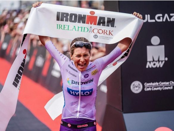 Svenja Thoes kwam als eerste over de finish in de Ironman Ireland (foto: Ironman RR)