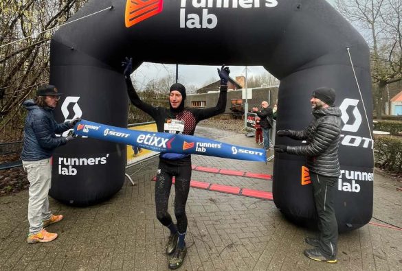 Sebastien Carabin wint de Drielandenpunt Trail in Vaals (foto Sportevents)
