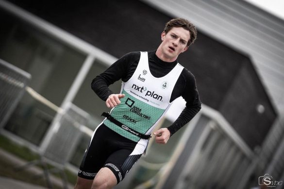 Victor Benschop in de triatlon van Diksmuide (foto: Victor Benschop/Stijn Vandecapelle RR)