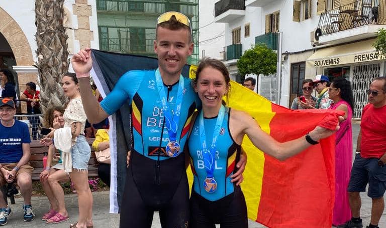Duatleten Maurine Ricour en Arnaud Dely pakken brons op WK 2×2 Mixed Team Relay in Ibiza