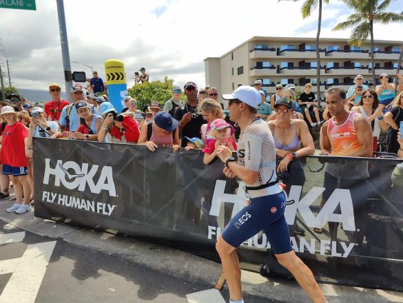Cam Wurf begint aan de marathon op het WK Ironman in Hawaii in 2022 (foto: 3athlon.be)