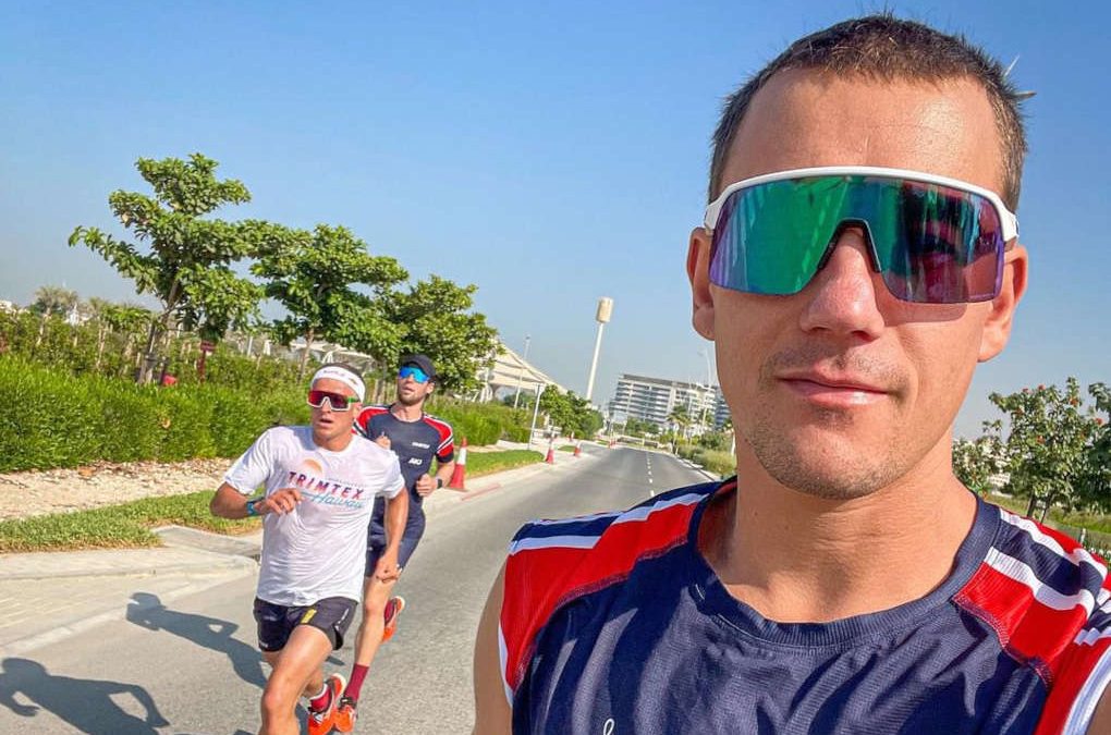 Triatloncoach Mikal Iden reageert na EPO-schorsing van triatleet “Vertrouwen wordt moeilijk vanaf nu”