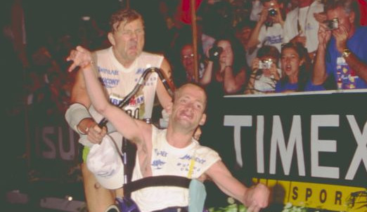 Triatlonwereld in rouw na overlijden van iconische Rick Hoyt