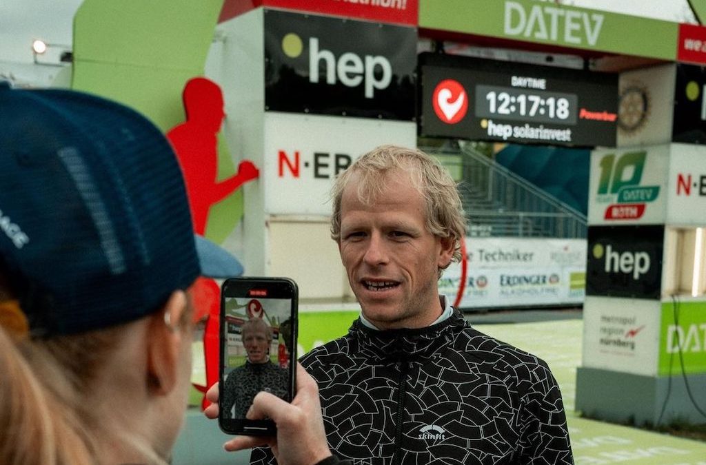 Hoe doet Pieter Heemeryck het in iconische Challenge Roth triatlon? Volg het hier live