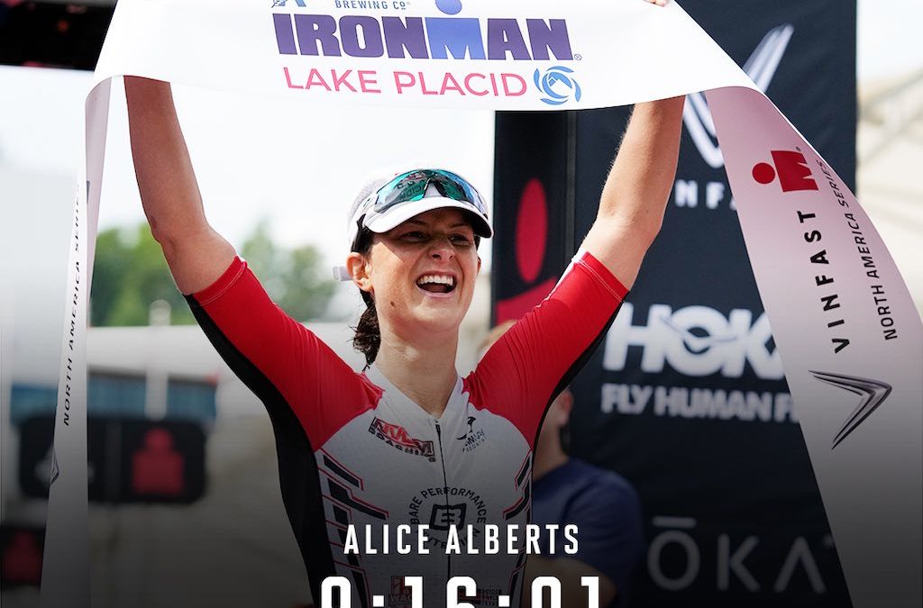 Joe Skipper en verrassende Alice Alberts winnen lastige Ironman Lake Placid