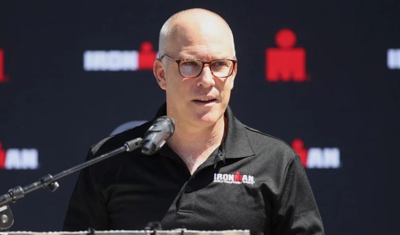 Andrew Messick stapt op als CEO van Ironman Group (foto: Ironman/Getty Images/Gregory Shamus)