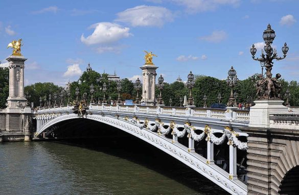 De Pont Alexandre III in Parijs waar het zwemnummer van de olympische triatlon plaatsvindt (foto: Wikimedia)