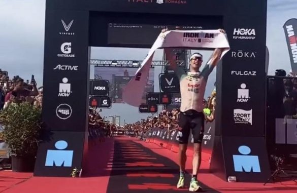 Stenn Goetstouwers wint Ironman Emilia Romagna (foto: Michael Schouwaerts RR)