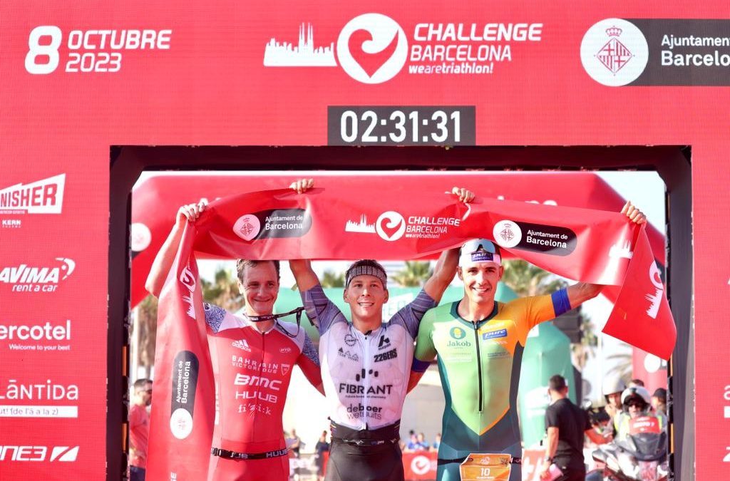 Youri Keulen klopt Alistair Brownlee in spannende Challenge Barcelona triatlon, Jonathan Wayaffe vijfde