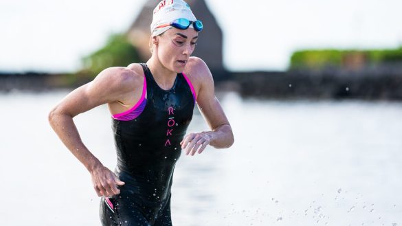 Lucy Charles wint de Ho'Ala Swim in Kona (foto: TriathlonMagazine/Kevin Mackinnon)