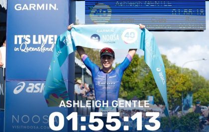 Ashleigh Gentle wint haar 10de Noosa Triathlon (foto: Noosa Triathlon)