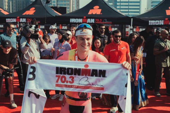Marten Van Riel wint 70.3 Ironman Bahrein (foto: Robrecht Paesen)
