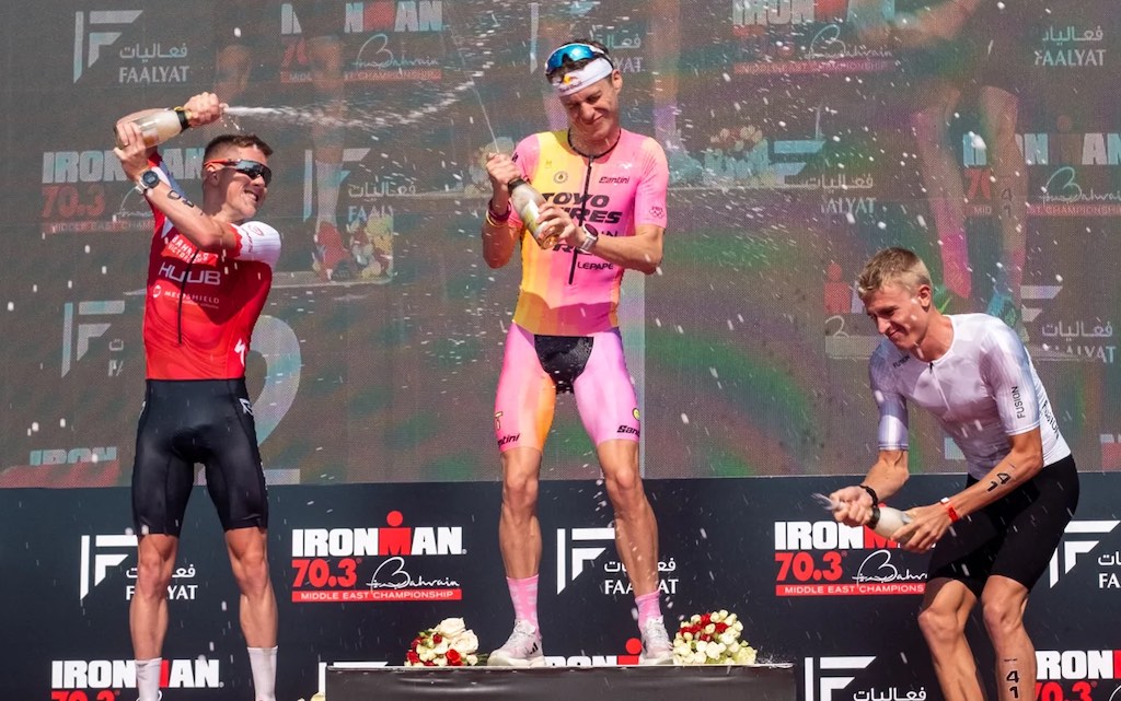 Van 2 jaar blessureleed naar winst in 70.3 Ironman Bahrein – Mini-docu van triatleet Marten Van Riel online