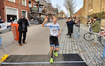 Thibaut De Smet wint de cross duatlon van Westrozebeke (foto; 3athlon.be)