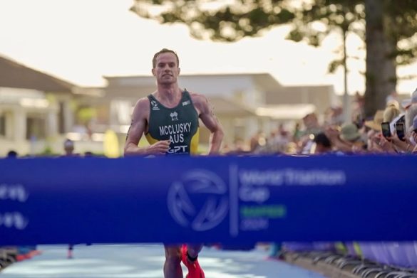 Callum McClusky wint de World Cup triatlon in Napier (foto: World Triathlon)