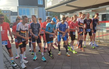De start van het EK Powerman duatlon in Alsdorf in 2024 met Seppe Odeyn (foto: Belgium3Team RR)