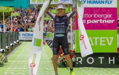 Anne Haug vestigt een onvoorstelbaar nieuw wereldrecord in de Challenge Roth (foto: Challenge Roth)