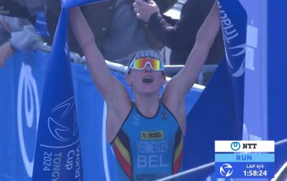 Jolien Vermeylen wint World Cup triatlon Tongyeong (foto: sceenshot 3athlon.be)