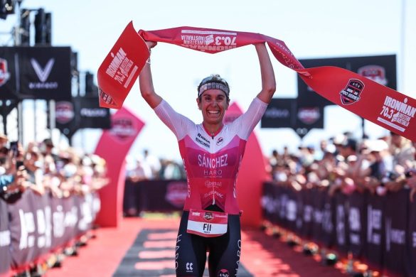 Marta Sanchez wint de 70.3 Ironman Western Australia (foto Ironman/Korupt Vision)