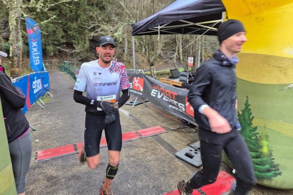 Lukas Bosmans won de 18 km Houffatrail en pakte de eindwinst in het Scott Xtrails klassement (foto: 3athlon.be)